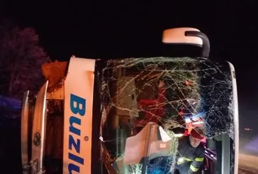 Kütahya’da yolcu otobüsü devrildi!