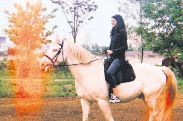 Deren Talu annesinin izinde