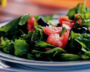 Zeytinli Roka Salatası Tarifi