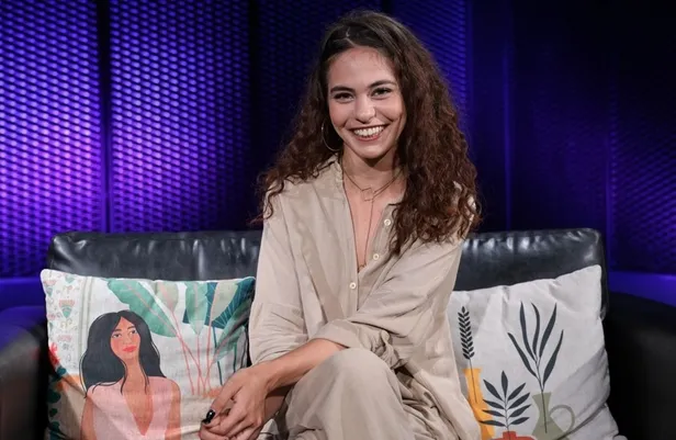 Duy Beni'nin Ece'si Dilara Sümbül uğradığı ilk zorbalığı anlattı: "10-15 kişilik kız grubu sınıfa daldı"-4