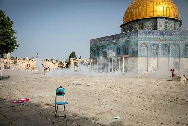 israilin-siyonist-teroristleri-kanli-ayaklariyla-kible-mescidi-ile-kubbetus-sahranin-catisina-cikti-1620657696535.jpeg Son dakika: İsrail'in siyonist teröristleri kanlı ayaklarıyla Kıble Mescidi ile Kubbetüs Sahra'nın çatısına çıktı!-5