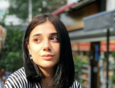 Cinayeti aydınlatmak için 2 bin saatlik görüntü izlendi