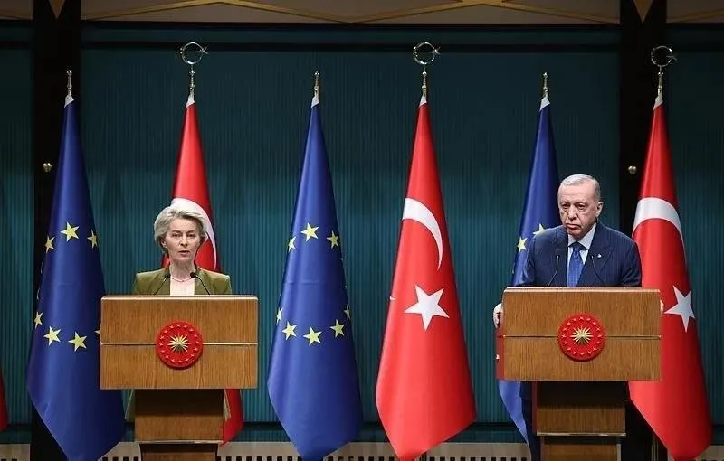 Başkan Recep Tayyip Erdoğan, Avrupa Birliği (AB) Komisyonu Başkanı Ursula von der Leyen ile görüştü. Başkan Erdoğan ile AB Komisyonu Başkanı Ursula von der Leyen, görüşmenin ardından ortak basın toplantısı düzenledi. (AA)