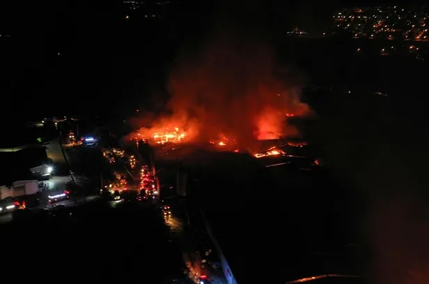 Bursa İnegöl'deki fabrika yangını kontrol altına alındı!-14