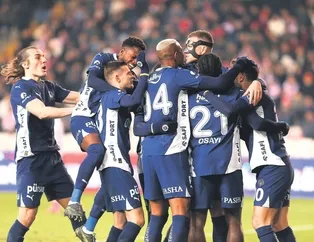 Fener üçlü çekti