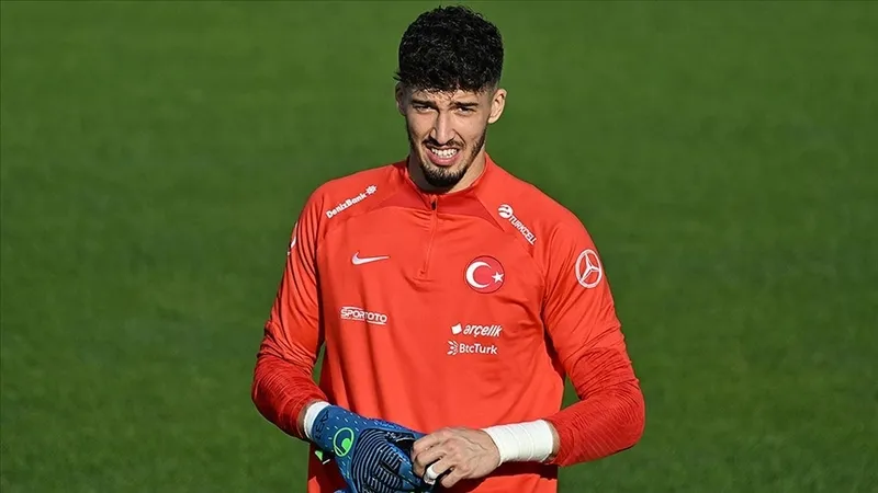 fenerbahceyle-galatasarayi-karsi-karsiya-getiren-isim-o-yildiz-icin-ingiltereye-harekat-basladi-1710946582510.jpg O yıldız için İngiltere'ye gittiler! Fenerbahçe'nin göz bebeğini Galatasaray istiyor!-3
