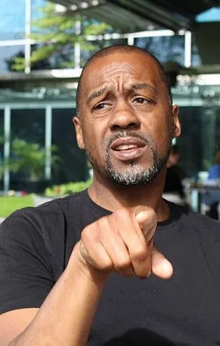 Eddie Newton’dan yıldızlara markaj!