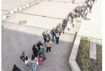 Berlin’de ucuz külot kuyruğu