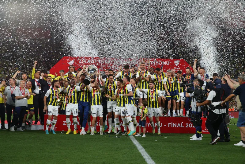 Fenerbahçe'ye şampiyon orta saha! - 3