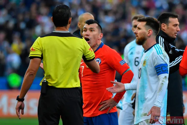 Messi ve Medel fena kapıştı! Kırmızı kartlar havada uçuştu - 21