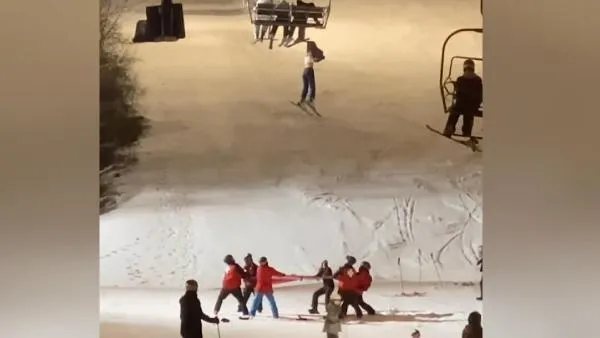 Kayakçı havada asılı kaldı: Korku dolu anlar kamerada-2