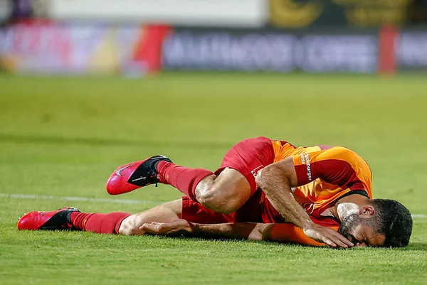 1605099900121.jpg Galatasaray'a imza müjdesi! Emre Akbaba takımda kalıyor-5