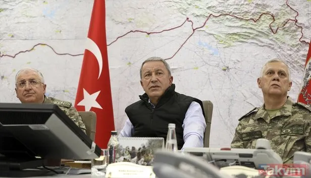 Milli Savunma Bakanı Akar harekat merkezinde