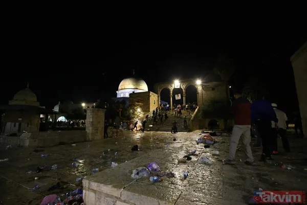 Kudüs'te İsrail terörü! İsrail polisi Mescid-i Aksa’da namaz kılan cemaate saldırdı - 14