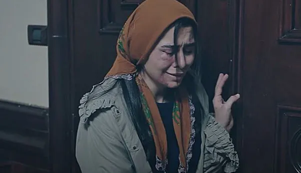 Kırmızı Oda dizisinde izleyicilere saç baş yolduran sahne! TV 8'in Kırmızı Oda dizisi yaylım ateşine tutuldu-5