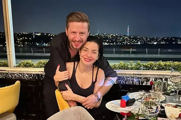 merve-bolugur-bosandi-mi-merve-bolugur-ve-mert-aydin-neden-ayrildi-dj-mert-aydinla-kac-gun-evli-kaldi-1668676697982.jpeg Merve Boluğur boşandı mı? Merve Boluğur ve Mert Aydın neden ayrıldı? DJ Mert Aydın'la kaç gün evli kaldı?-3