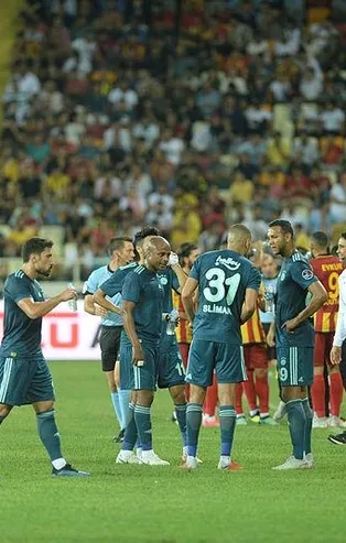 Maç bitti saha karıştı