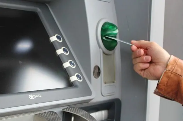 Yeni kimlikle ATM’den para çekilebilecek
