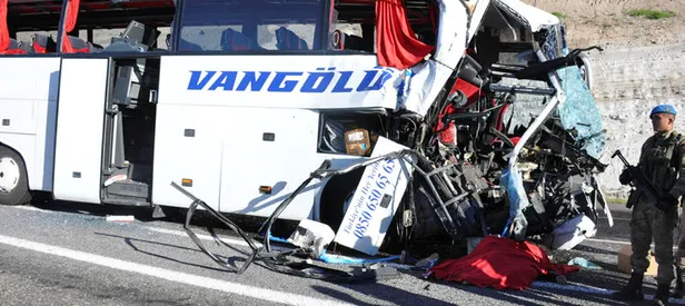 Elazığ'da korkunç kaza! Ölü ve yaralılar var