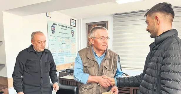 Bursa’da insanlık örneği: Engelli genç bulduğu 2 bin euroyu sahibine teslim etti!