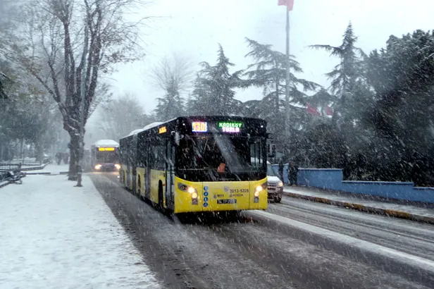 otobusler-calisiyor-mu-18-mart-cuma-iett-metro-metrobus-tramvay-vapur-marmaray-iptal-mi-istanbul-valisi-ali-ye-1647610950761.jpg 🚍Otobüsler çalışıyor mu? Bugün ve yarın İETT, metro, metrobüs, tramvay, vapur, marmaray iptal mi? İstanbul Valisi Ali Yerlikaya...-2