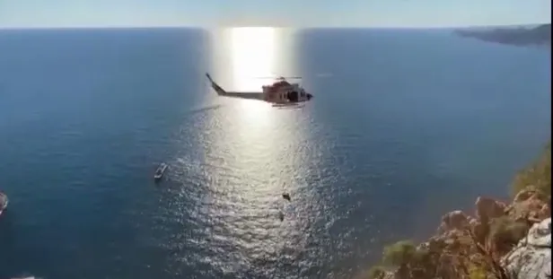sahil-guvenlik-helikoperinden-nefes-kesen-operasyon-1630689449107.jpg Sahil Güvenlik helikoperinden nefes kesen operasyon!-1