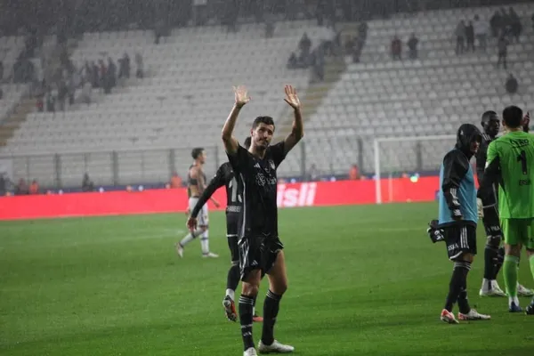 besiktas-zorlu-konyaspor-deplasmaninda-3-puanin-sahibi-oldu-1696186481061.jpeg