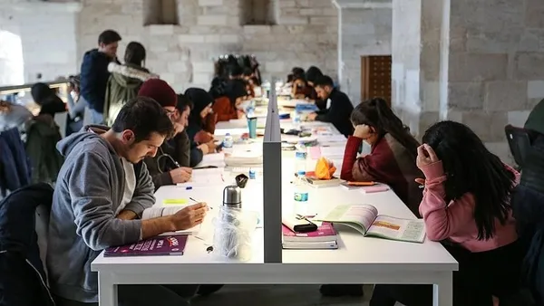 aymden-emsal-kyk-karari-ogrencileri-sevindirecek-gelisme-pesin-odeme-iptal-1663829332055.jpg AYM'den emsal KYK kararı! Öğrencileri sevindirecek gelişme! Peşin ödeme iptal...-2