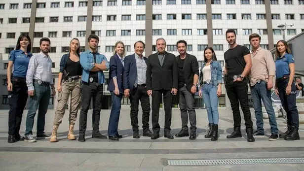 arka-sokaklar-bu-aksam-var-mi-yok-mu-30-eylul-cuma-kanal-d-yayin-akisi-arka-sokaklar-yeni-bolum-ne-zaman-1664539153891.jpeg Arka Sokaklar bu akşam var mı yok mu? 30 Eylül Cuma Kanal D yayın akışı! Arka Sokaklar yeni bölüm ne zaman?-5