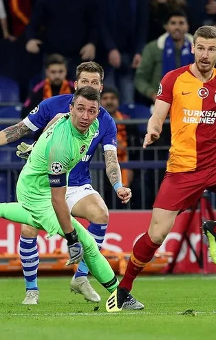 Galatasaray Schalke karşısında harakiri yaptı
