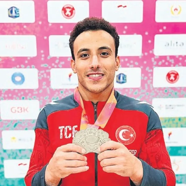 Adem Asil dünya 2’incisi oldu