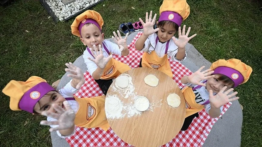 1782332963423.jpeg Milyonlarca öğrenci için yaz tatili dönemi başlıyor! Uzmanından anne babalara hayati karne ve tatil rehberi-4
