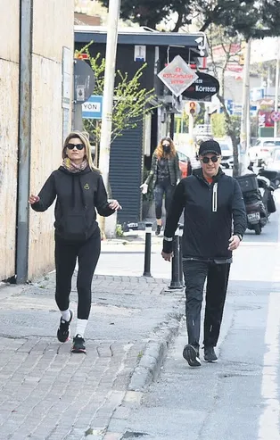 Beşiktaş’ın eski başkanı Fikret Orman taktığı şapkayla Kartal’a olan aşkını yine gösterdi