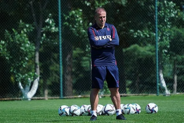 Trabzonspor’un hocası Abdullah Avcı oyuncularını bugünkü Rizespor maçı öncesi uyardı-1