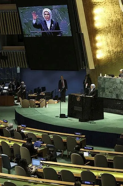 Emine Erdoğan'dan BM Genel Kurulu'ndaki Sıfır Atık Özel oturumunda çağrı: Dünyayı biz kurtaracağız-12