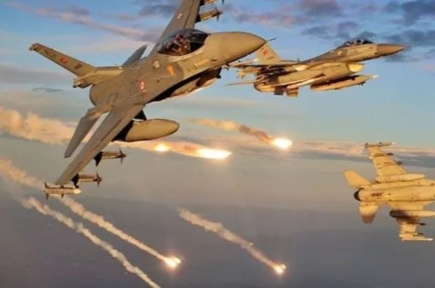 Son dakika: Kuzey Irak'ta PKK'ya hava harekatı
