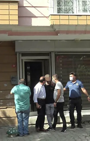 İstanbul'da ekipleri alarma geçiren olay! İcra memurlarını görünce...