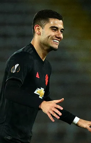 Manchester United'tan Fenerbahçe'ye transfer müjdesi! Yıldız isim satış listesinde