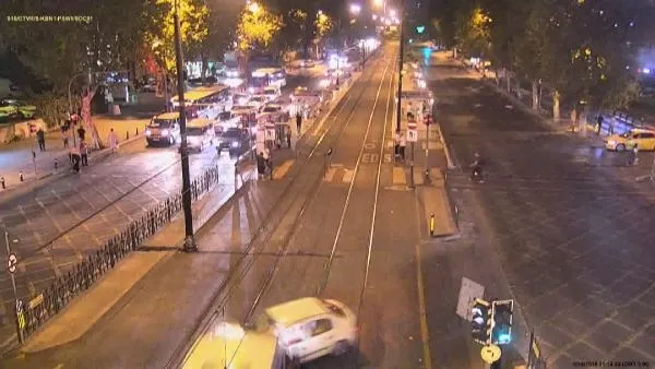 Fatih'te tramvay yolundaki feci kaza kamerada-6