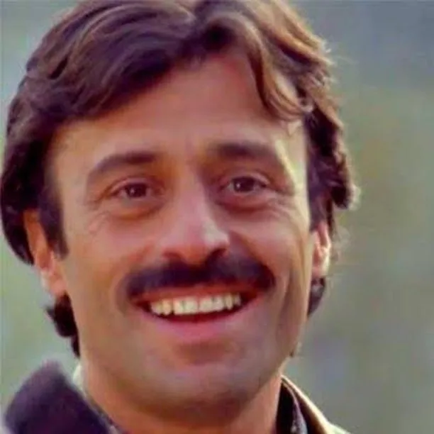 Aşkları yarım asrı aştı: Şevket Altuğ eşiyle gençlik fotoğrafını paylaştı! Meğer Süt Kardeşler'in güzeliyle... - 4