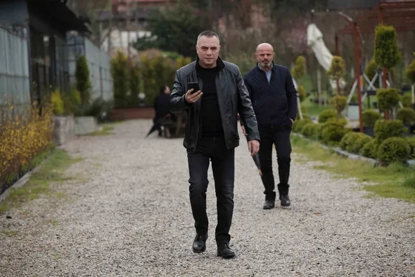 Eşkıya Dünyaya Hükümdar Olmaz'da sinirler gerildi...-2