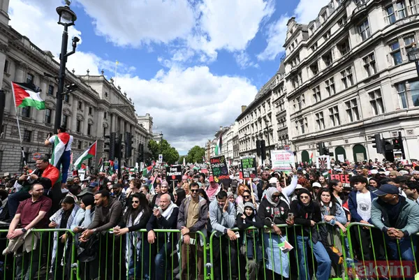 İngiltere'de on binlerce kişi Filistin için tek ses oldu: Gazze'de soykırıma son verin - 11