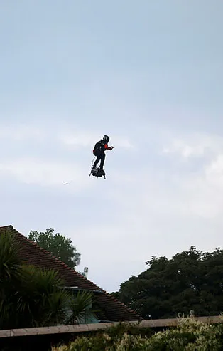 Fransız mucit Franky Zapata bu kez başardı