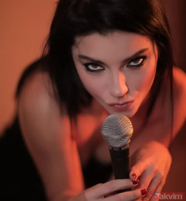 Merve Boluğur önce derin dekoltesiyle poz verdi sonra bikinili paylaşım yaptı! Göğüs ucuna uyguladığı sansür çok konuşuldu - 9