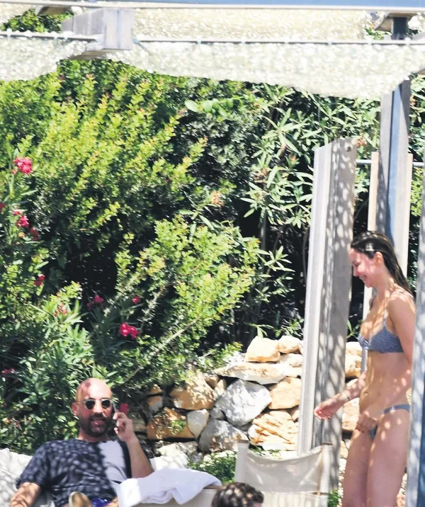 ask-demeti-1629926770964.jpeg Demet Şener sağ gösterip sol vurdu! İbrahim Kutluay’la barışması beklenen Demet'in yeni aşkı bakın kim çıktı-3