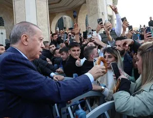 Başkan Erdoğan vatandaşlara simit dağıttı
