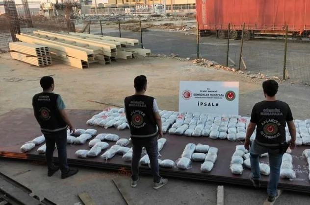 İpsala'da operasyon! TIR'dan 227 kilo esrar çıktı