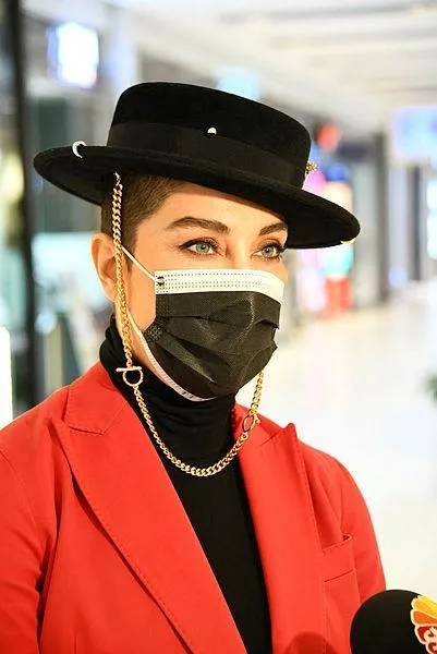 Virüs Deniz Akkaya'nın ciğerlerine indi: Deniz Akkaya'nın tasarım maskeleri işe yaramadı-3