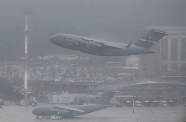 Son dakika: İran ABD üslerini balistik füzelerle vurdu! ABD uçakları peş peşe havalandı-2