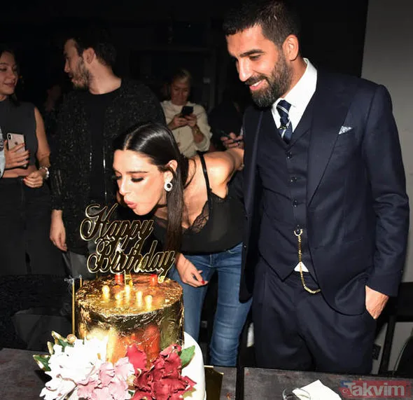 Arda Turan eşi Aslıhan Doğan Turan için kesenin ağzını açtı! İşte Arda'nın Aslı'ya milyonluk jesti - 10